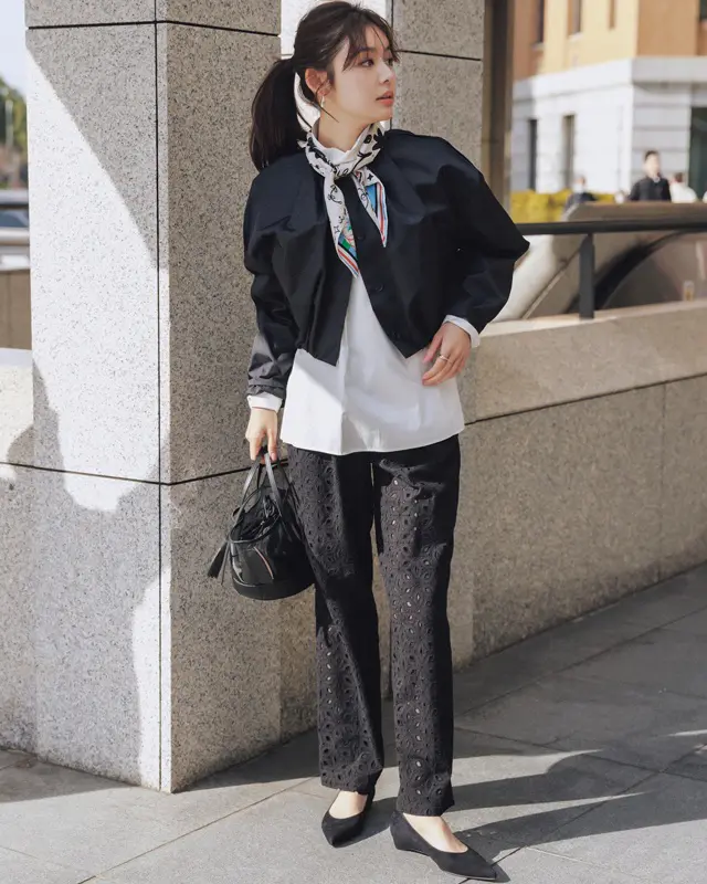 バルーン風ブルゾン×ブラウス×レースパンツ