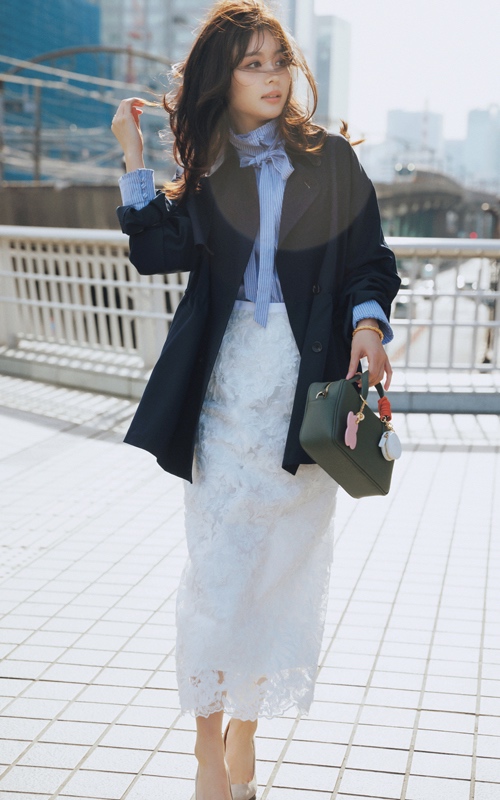 ショート丈トレンチコーデ