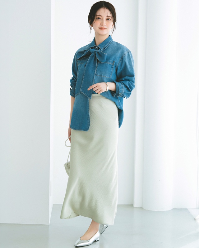 デニムボウタイブラウス×サテンスカート