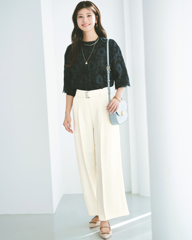 レーストップス×白パンツ