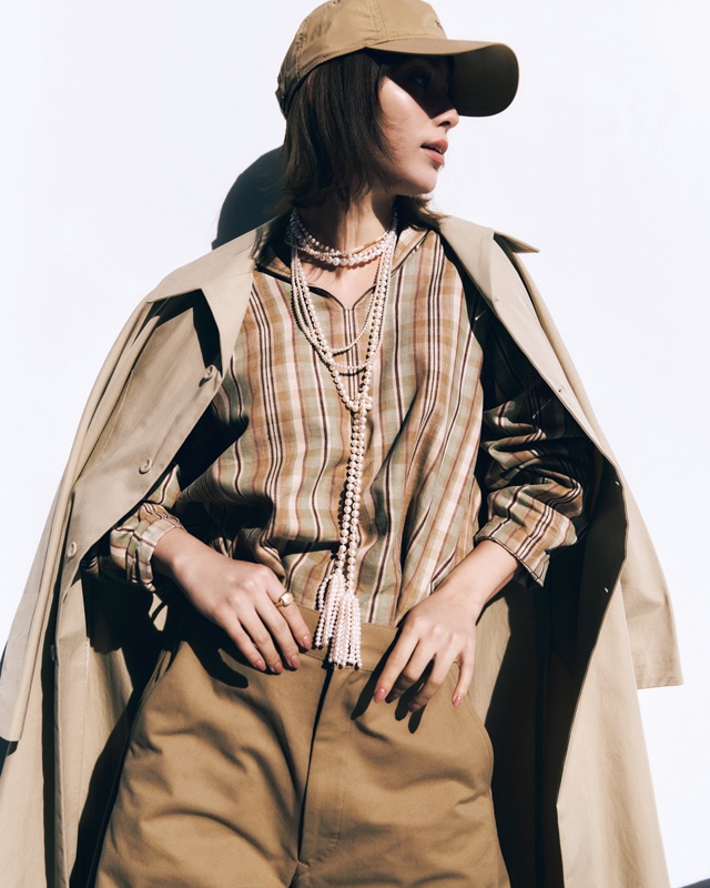 トレンチコート×チェックシャツ×パンツ