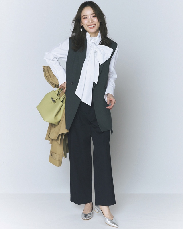ジレ×ボウタイブラウス×パンツ
