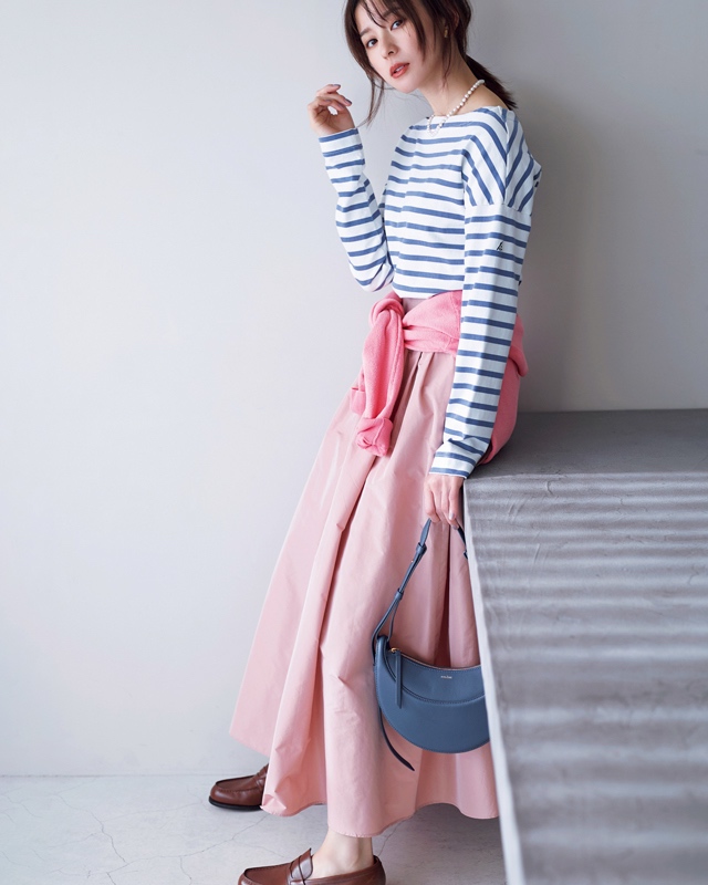 ボーダートップス×ピンクスカート