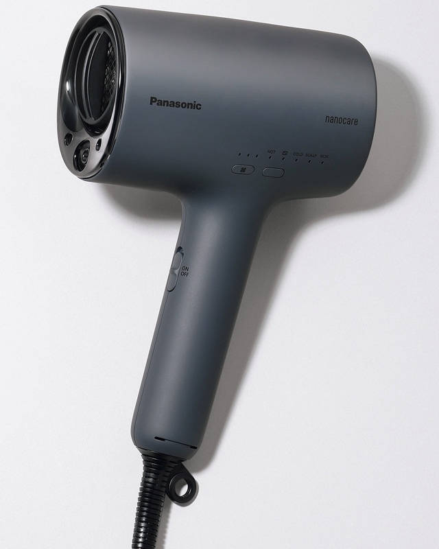 パナソニック ヘアードライヤー ナノケア EH-NA0K ￥38,610（編集部調べ）