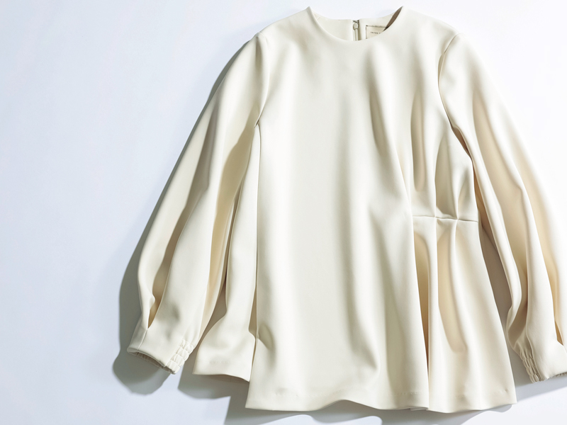 フォルムブラウス