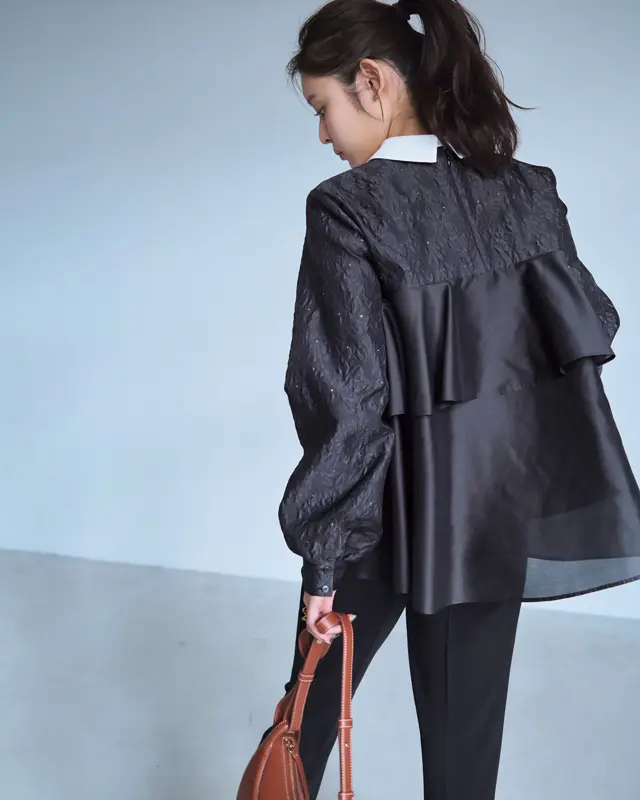 フォルムブラウスコーデ