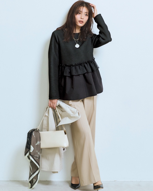 フォルムブラウスコーデ