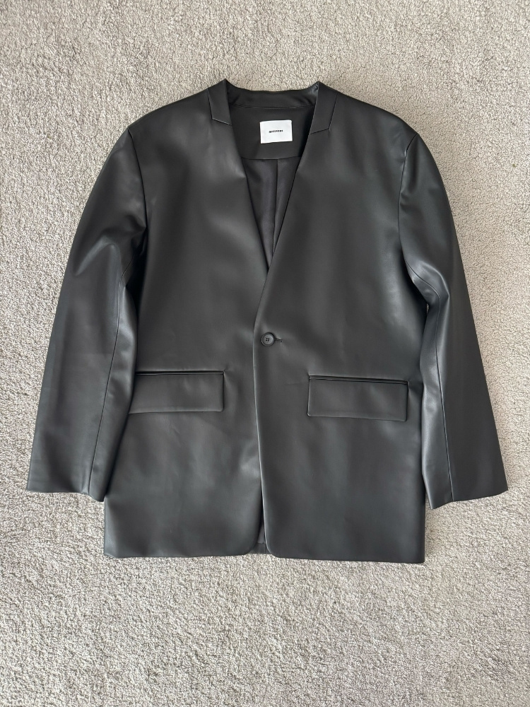 ジャケットの平置き写真