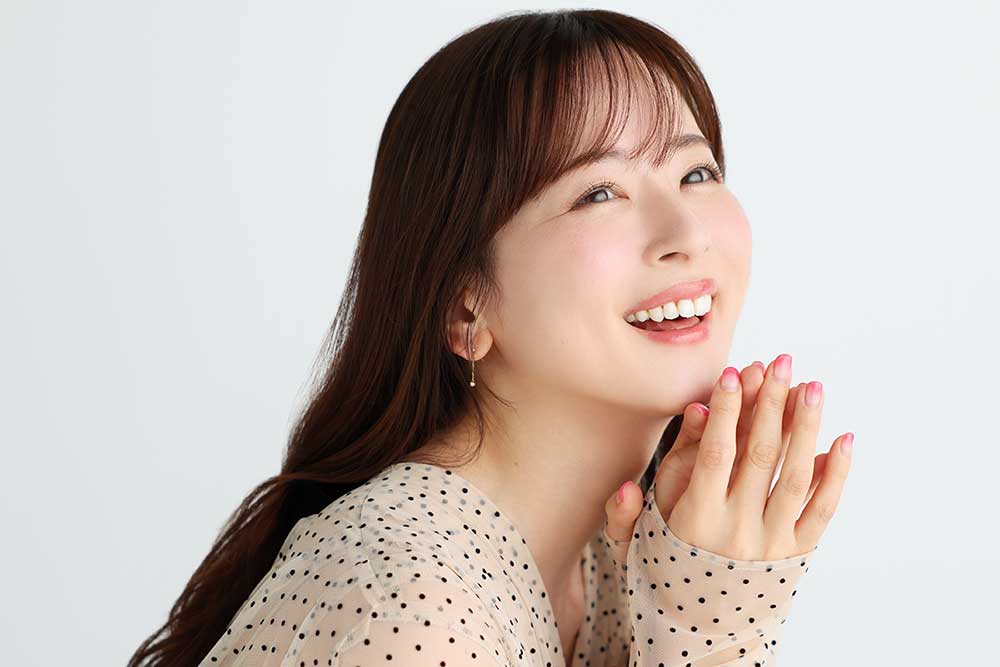 皆藤愛子さん　笑顔