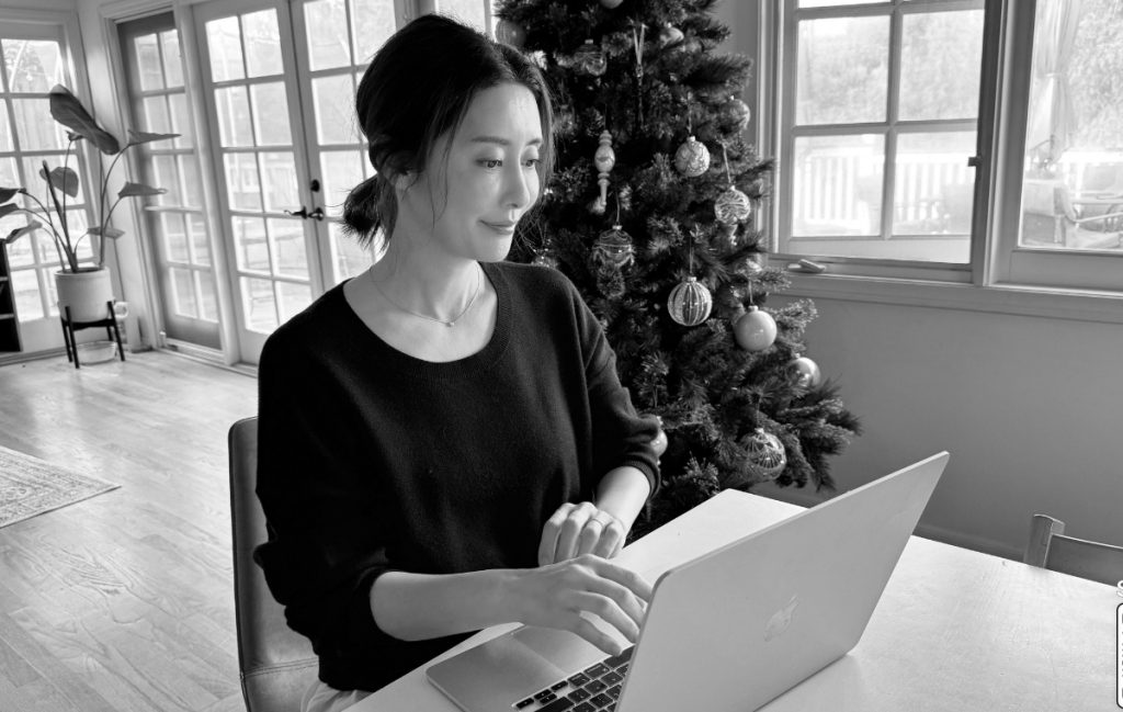 PCで作業する髙木さんの写真