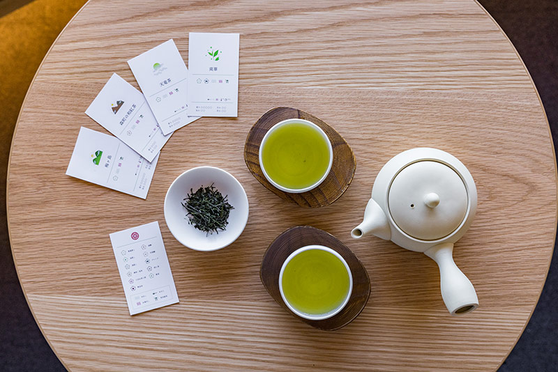 ティーカードと急須とお茶