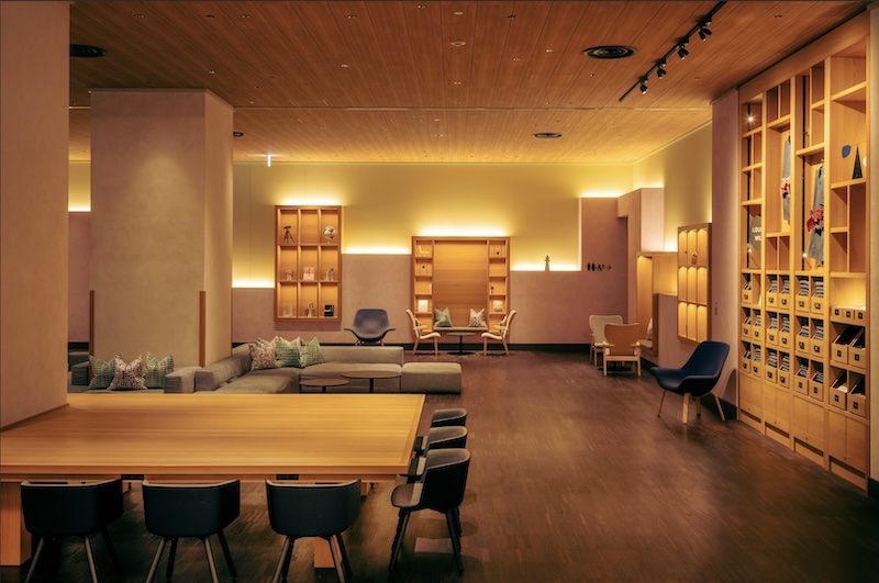 OMO7大阪のライブラリーラウンジ