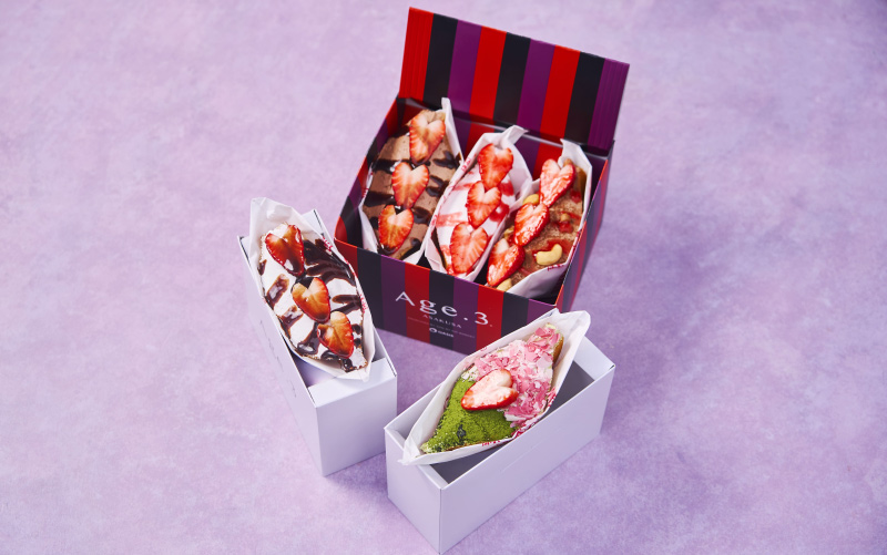 ボックスに入ったフルーツサンドの写真