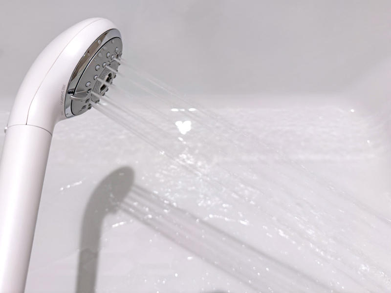 パナソニックのシャワーヘッド　プレシャンプーモードの水流写真