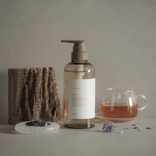 紅茶とボディソープのボトル