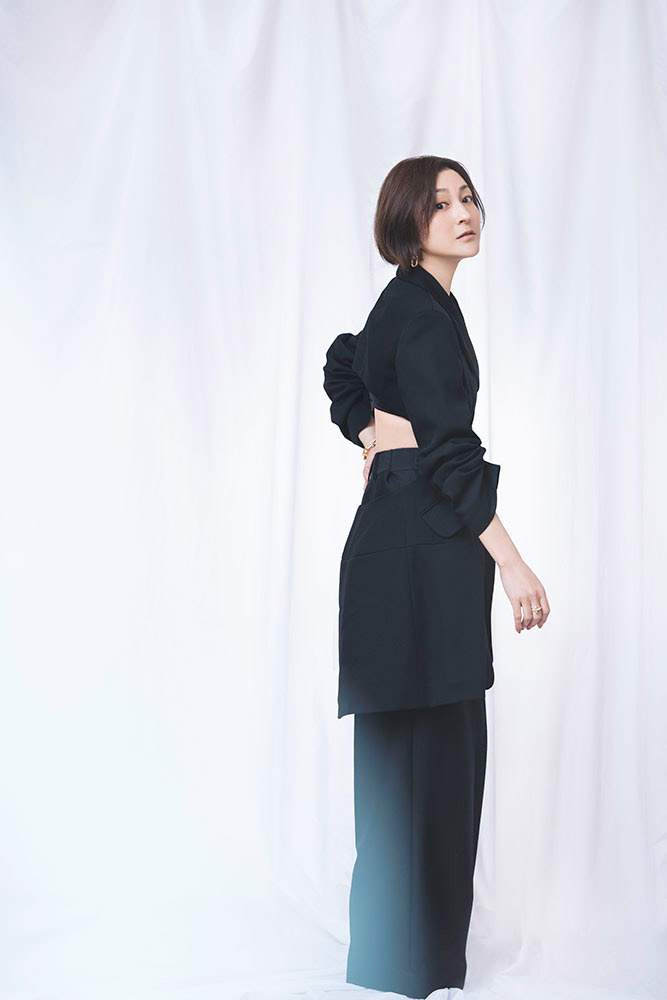 広末涼子さん全身ショット
