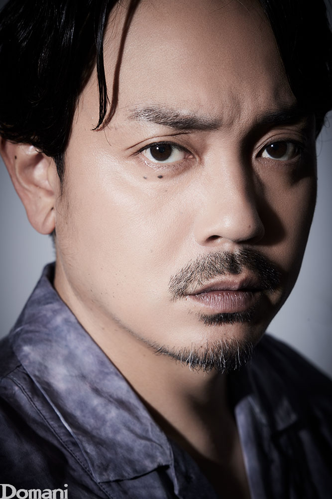 青柳翔さんの力強い視線