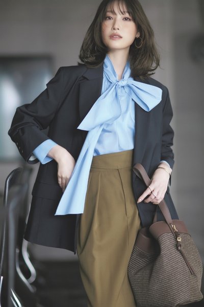 【4/1のコーデ】新しい季節のスタートはジャケット×ボウタイのきれいめスタイルで！