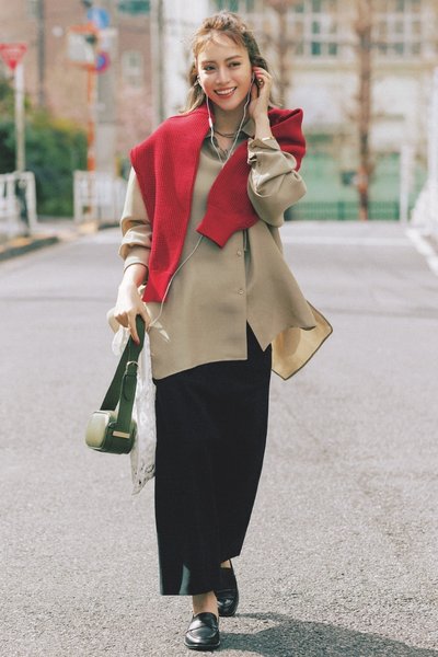 【4/15のコーデ】タイトスカート×ビッグシャツでつくる、こなれバランス！