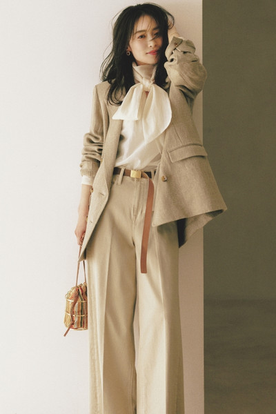 【4/20のコーデ】定番ベージュの洒落感UP！ エッジを効かせてハンサムに