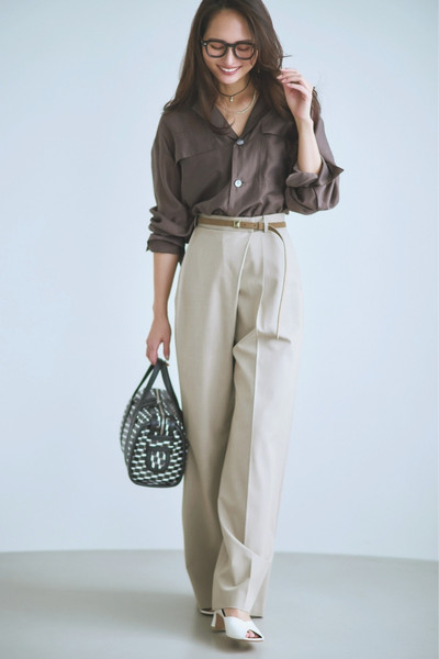 【4/22のコーデ】王道きれいめシンプルにアイコニックな小物を効かせて