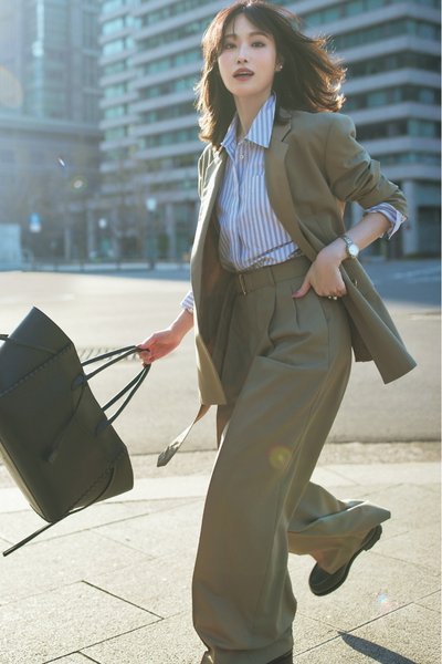 【4/23のコーデ】ニュアンシーカラーで定番ジャケパンを更新！