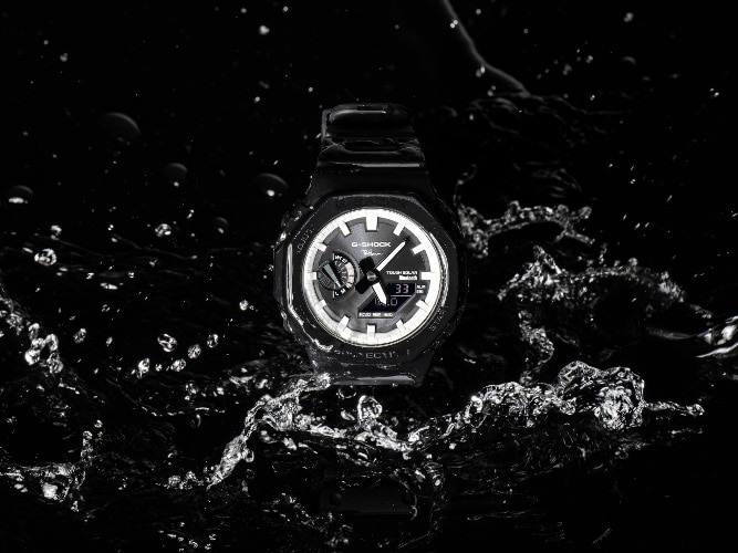 G-SHOCK for Ron Herman GA-B2100
水を浴びている様子