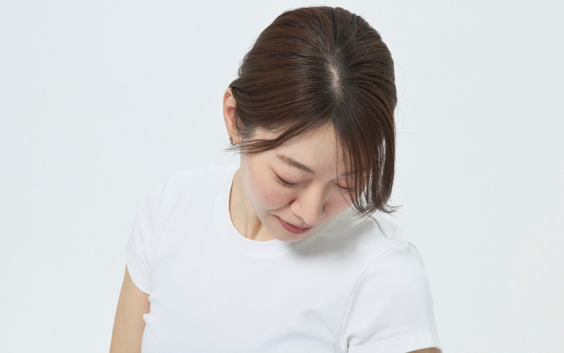 首・肩のストレッチ②