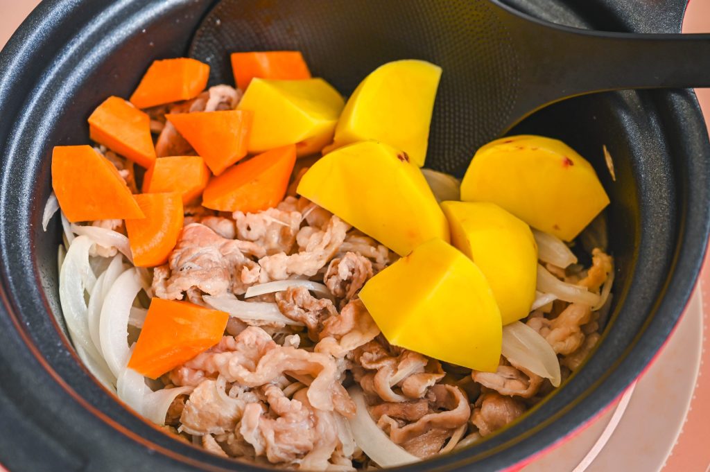 調理中のハヤシライス