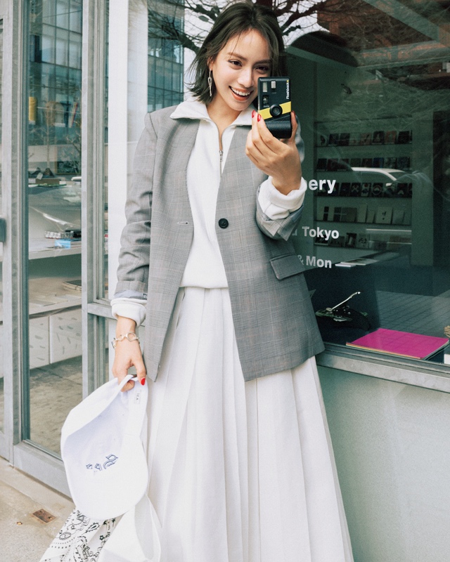 春ジャケットの休日コーデ