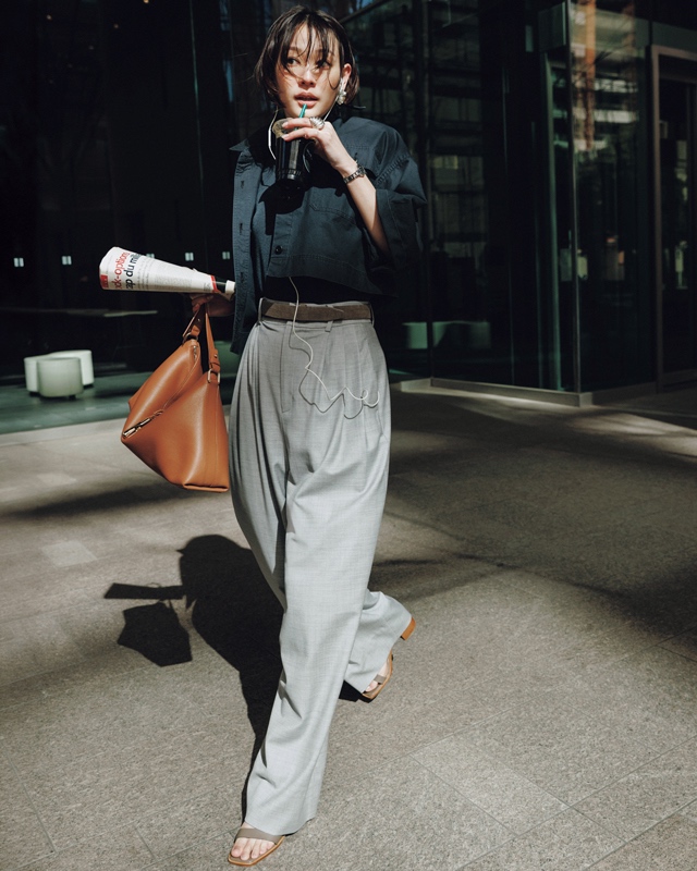 タックパンツコーデ