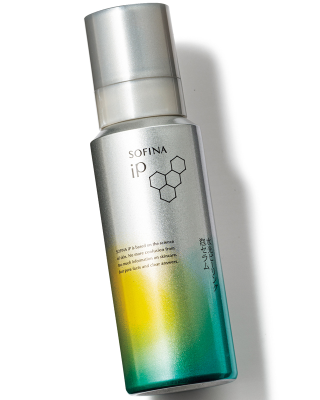 花王 ソフィーナ iP 水光ピーリング泡セラム 120g ￥4,290（編集部調べ）