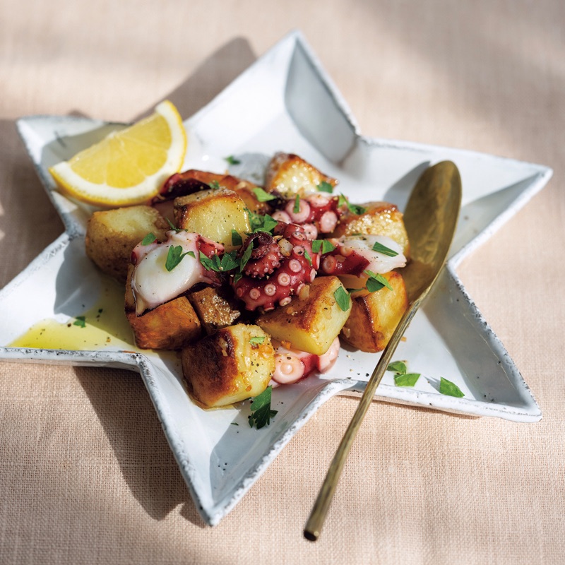 たこと新じゃがいものホットサラダ