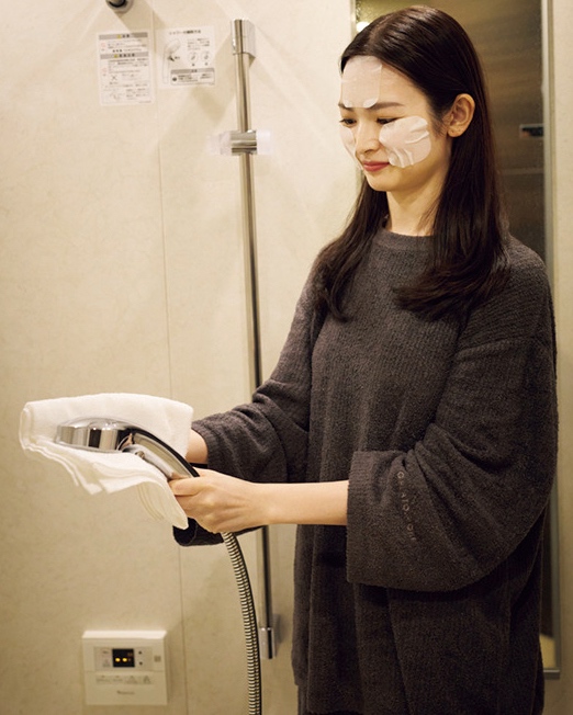 スキンケアしながら掃除