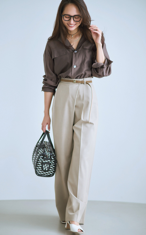 ツヤ素材シャツコーデ