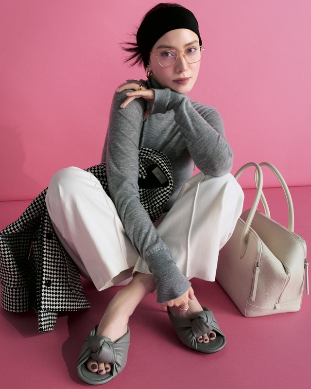 ラグジュアリーサンダルコーデ