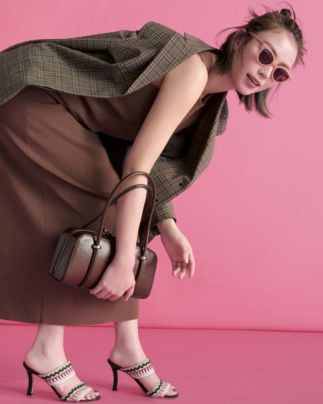 ラグジュアリーサンダルコーデ