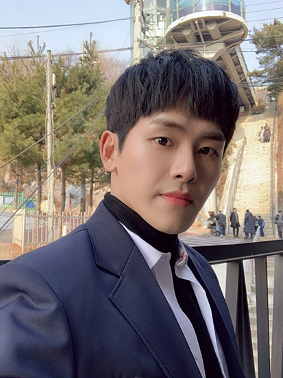 HOYA