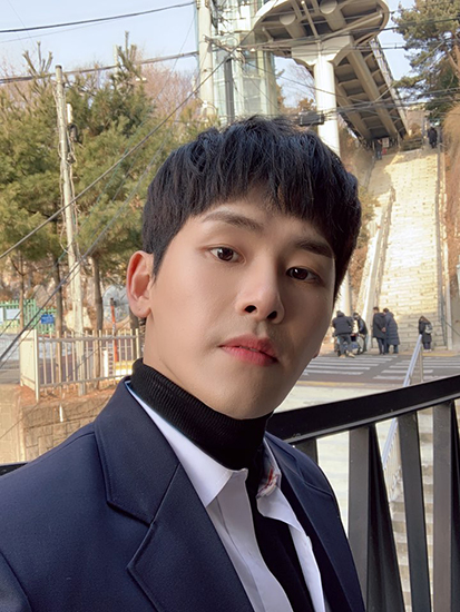 HOYA