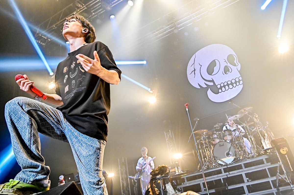 ライブ中のBOBBY