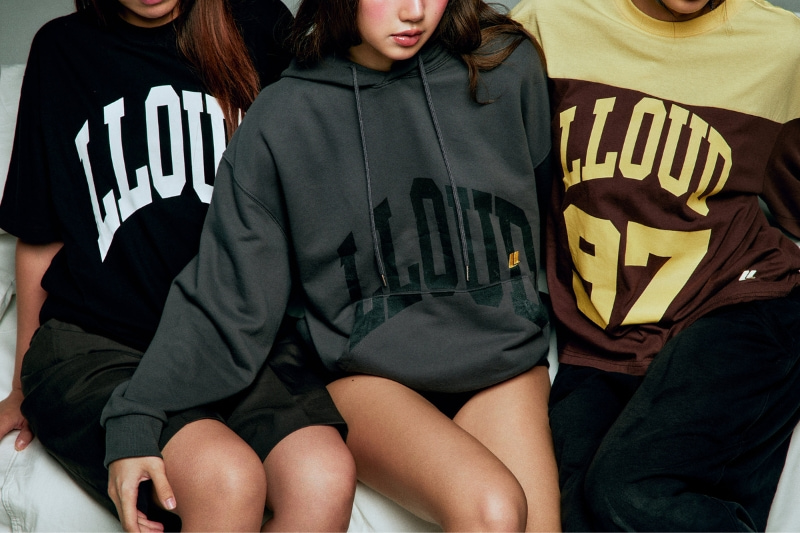 フーディーやTシャツの着用写真