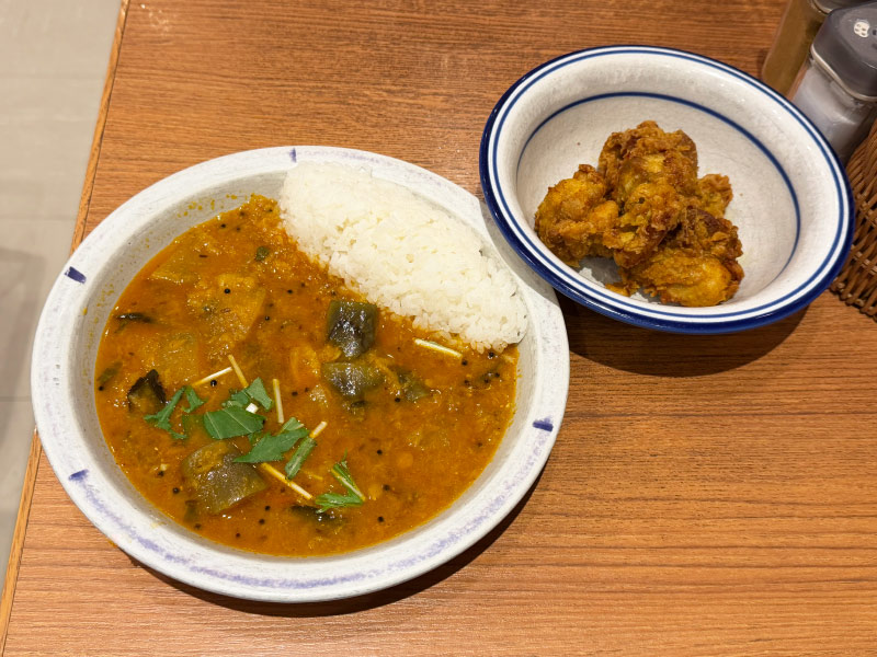 エチオピアのカレーとチキンのセット