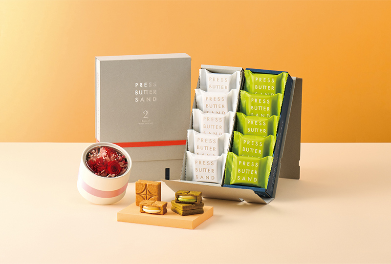 バターサンド2種セット贈り物〈宇治抹茶〉10個入&ドームフラワーボックス