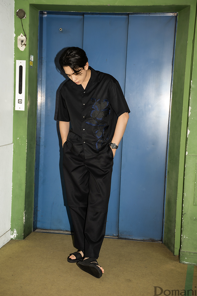 うつむいた町田啓太さん
