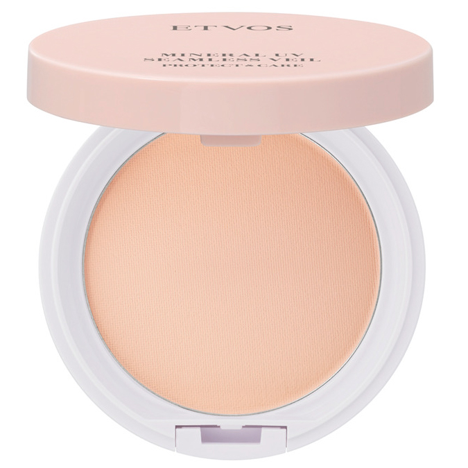 エトヴォス ミネラルUVシームレスベールAZ ナチュラルベージュ SPF50・PA++++ ￥3,740（限定発売）