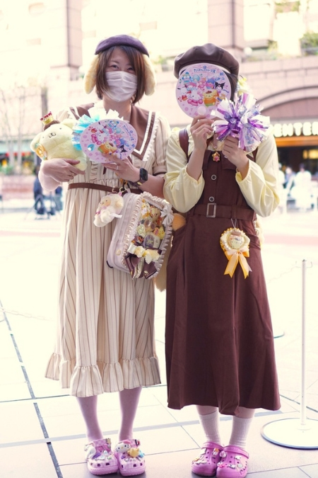 ポムポムプリンファンの女性２人のスナップショット