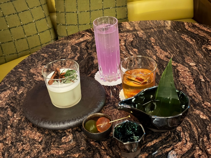 ドリンクとおつまみの写真