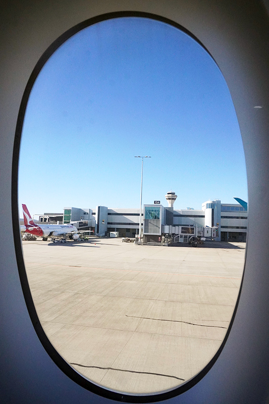 機内からの空港の景色