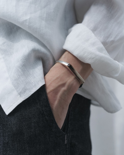 HORN AND SILVER BANGLE