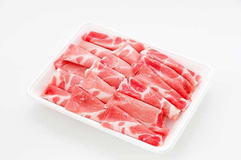 食品トレーに乗った豚肩ロース